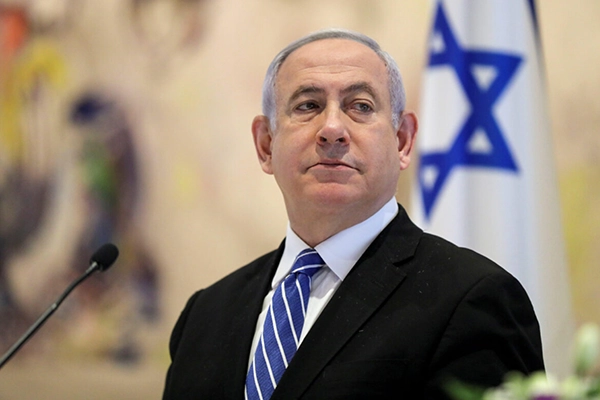 Le journal n'envisage pas l'option d'une démission volontaire de Bibi Netanyahu de son poste